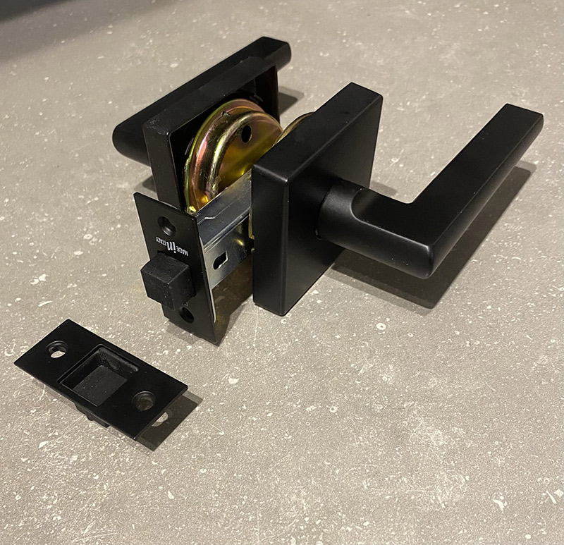 poignee-porte-pene-magnetique